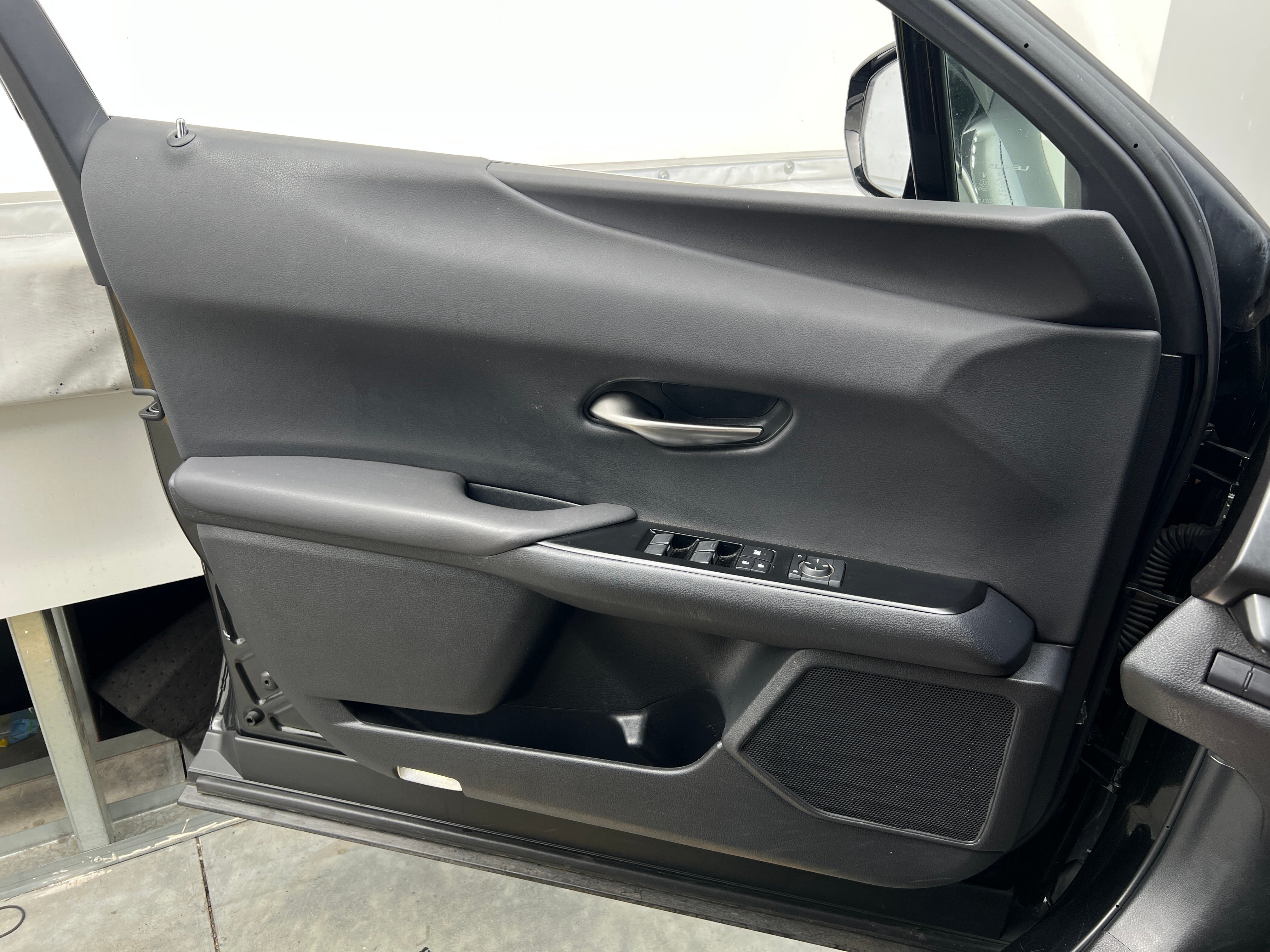 lexus ux hybrid 2020 JTHX9JBH9L2035317 image lexus ux hybrid 2020 JTHX9JBH9L2035317 image